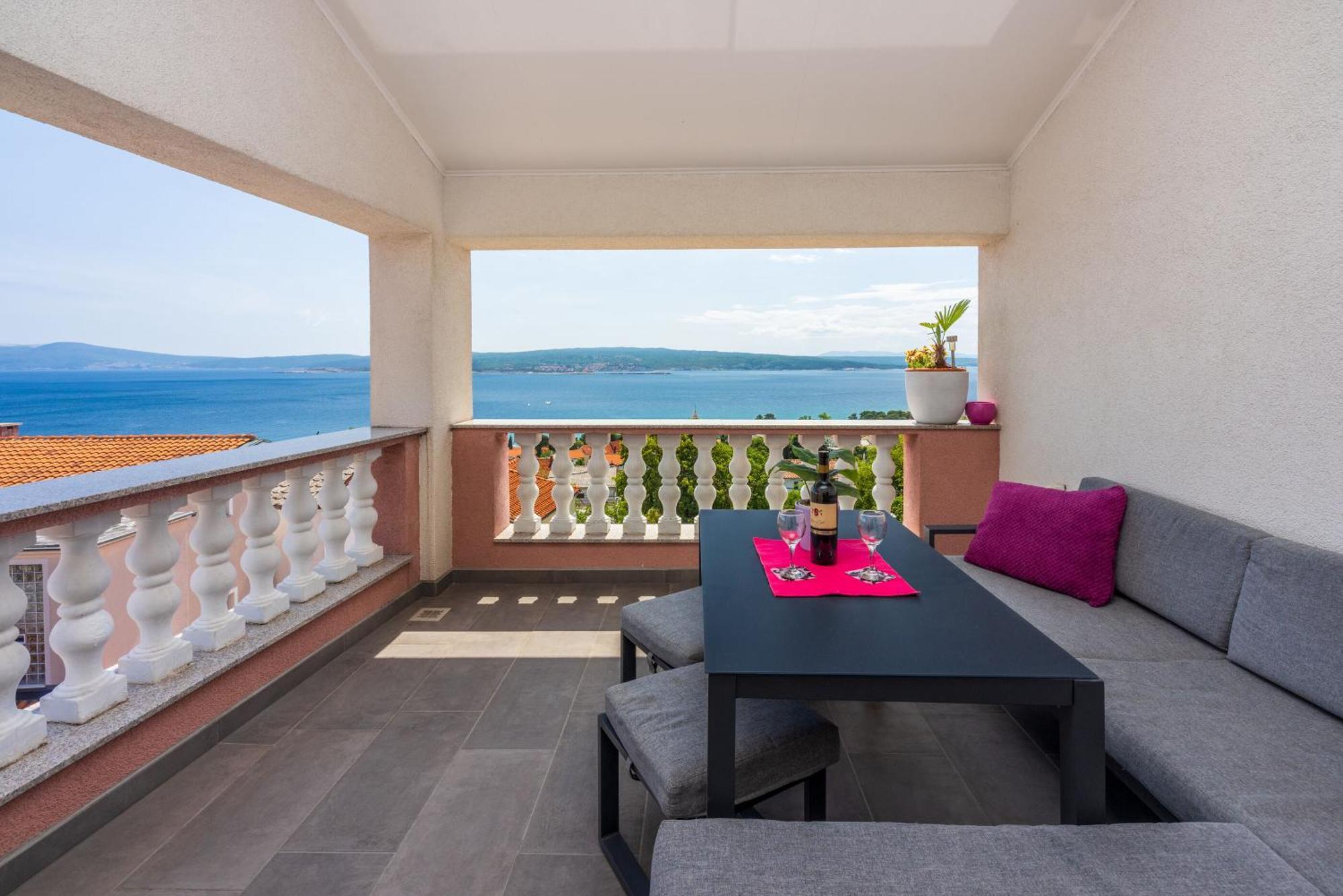 Apartments Lucija Crikvenica Exteriör bild